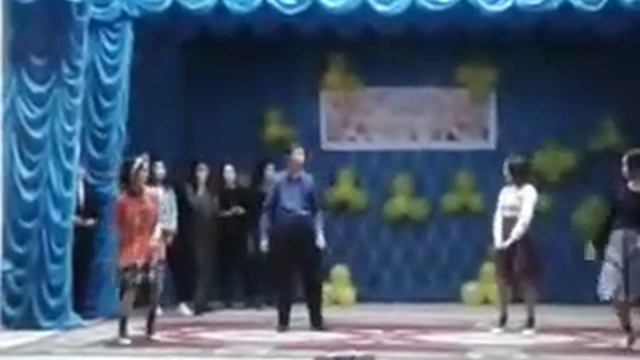 Осенний бал флешмоб 2018 10@класс смотреть онлайн