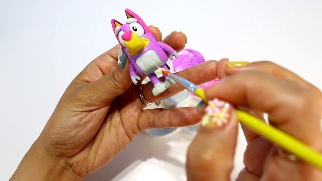 Bluey Toy Color Change with Glow in the Dark Paint | Bluey and Bingo Color Change Transformation смотреть онлайн