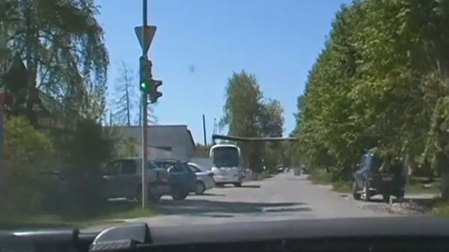 Серовская дорога. До места жительства "Главы" и АДМИНИСТРАЦИИ, примерно равное расстояние. смотреть онлайн