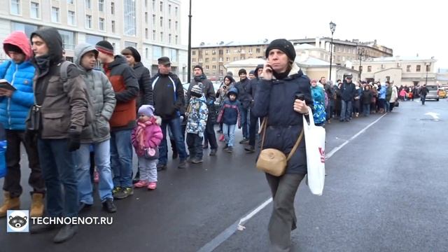 Очередь в новый музей железных дорог России в Санкт-Петербурге смотреть онлайн