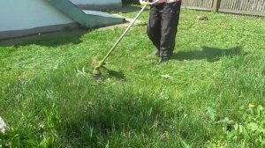 Спешу косить траву пока не засохла