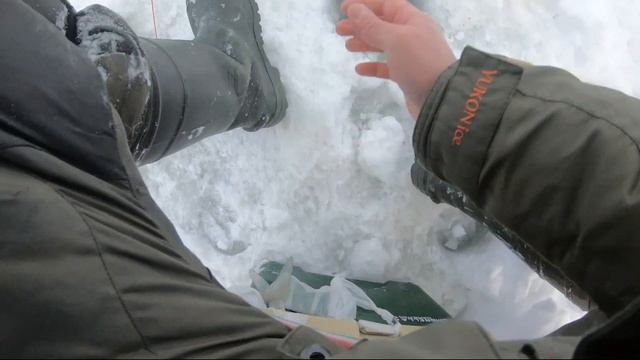 Зимняя рыбалка!Лещ и его поклёвки на мормышку!!! смотреть онлайн