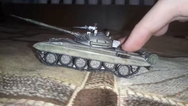 Танк Т-72 из бумаги с рабочей ходовой в масштабе 1/72. смотреть онлайн