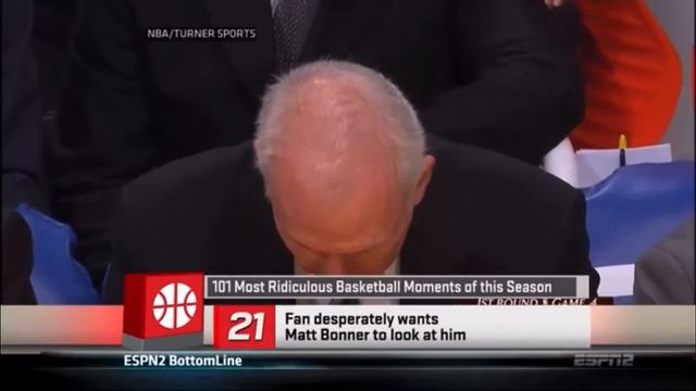 Heckling fan desperately wants Matt Bonner to look at him смотреть онлайн