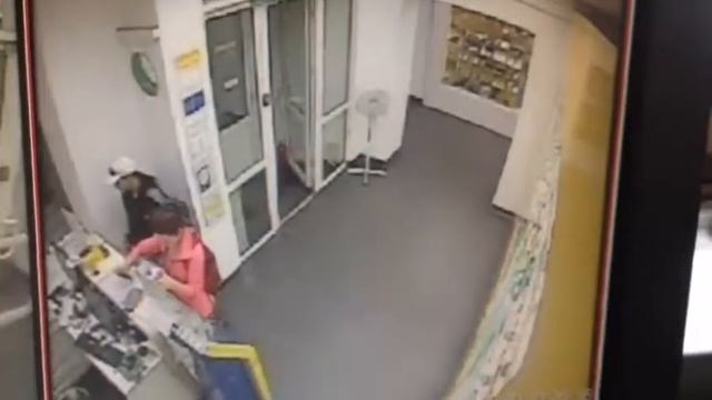 Вор в Евросети украл телефон смотреть онлайн