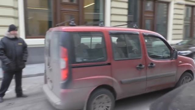Как из участка улицы в центре Москвы сделать частную парковку смотреть онлайн