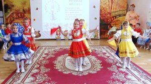 Танец Матрёшек. Муз.рук.Е.Рабская