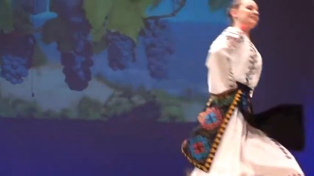 ДЕФИЛЕ ТЕАТРАЛЬНОГО КОСТЮМА СТУДЕНТОВ КОЛЛЕДЖА ИМ Г. П. ВИШНЕВСКОЙ - МОЛДАВСКИЙ КОСТЮМ смотреть онлайн