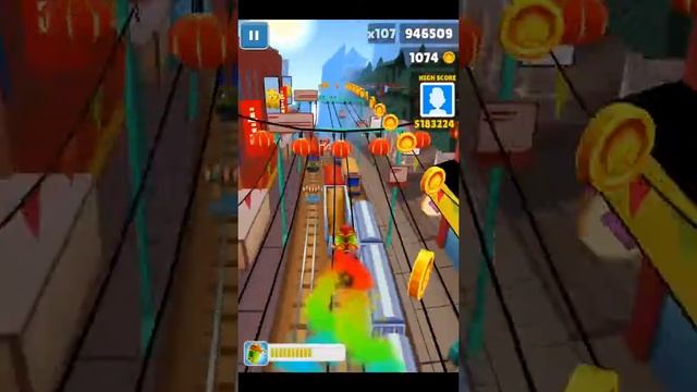World's best subway surf player! смотреть онлайн