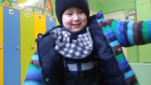 Как быстро одеть куртку) смотреть онлайн