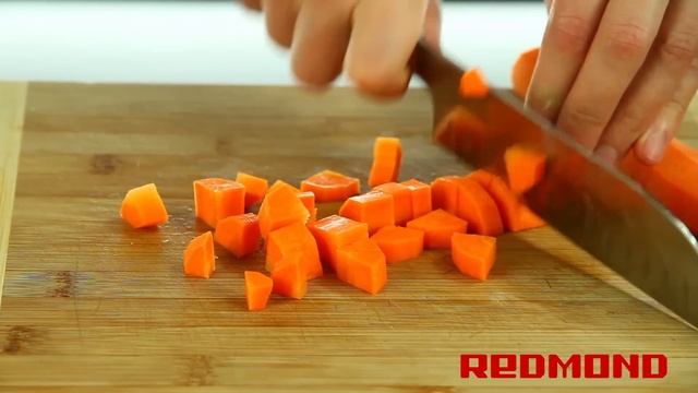 Мультиварка-скороварка REDMOND RMC-M4504 Крем-суп овощной смотреть онлайн