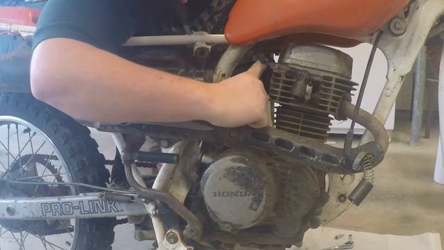 New Intake Manifold For My 1988 Honda XR100R смотреть онлайн