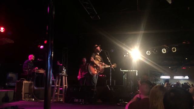 Aaron Lewis - Creep @ 8 Seconds Indianapolis, Indiana 12/4/15 Tribute to Scott Weiland смотреть онлайн