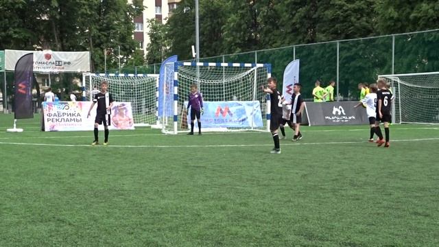 Футбольный турнир «Жаркое лето», групповой этап: «Молодёжный» – «СШОР чёрная» смотреть онлайн