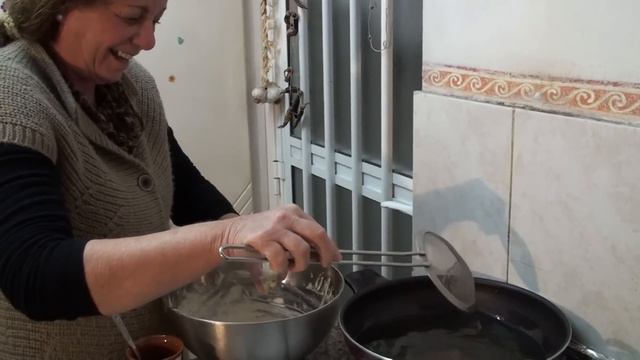 Λουκουμάδες παραδοσιακοί σπιτικοί με μαγιά από την Ελίζα #MEchatzimike смотреть онлайн