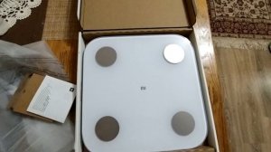 Распаковка — Напольные весы электронные Xiaomi Mi Body Composition Scale 2