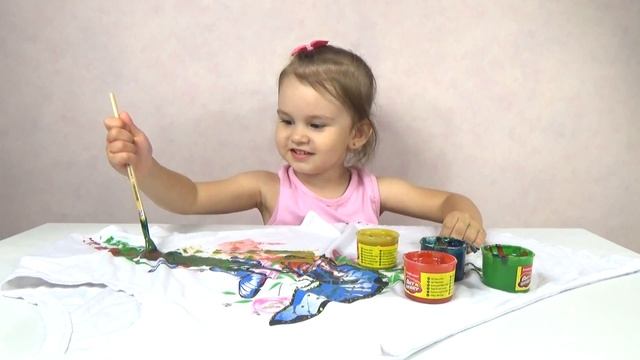 ПАЛЬЧИКОВЫЕ КРАСКИ для малышей!!! Рисуем на футболке!:) смотреть онлайн