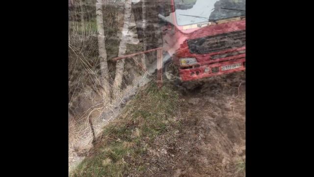 Самосвал в болоте / Осушение болота в СПб / благоустройство смотреть онлайн