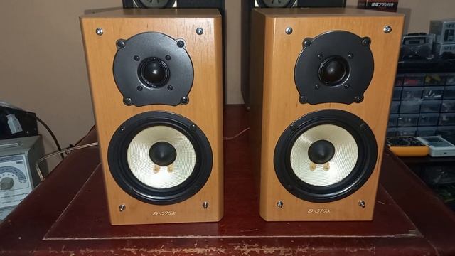 ทดสอบลำโพงวางหิ้งเสียงดี ONKYO D-S7GX смотреть онлайн