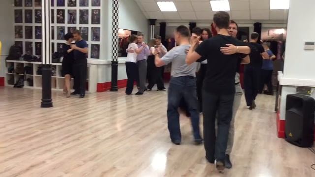 Урок по аргентинскому танго. Старшая группа в Edissa DNI Tango смотреть онлайн