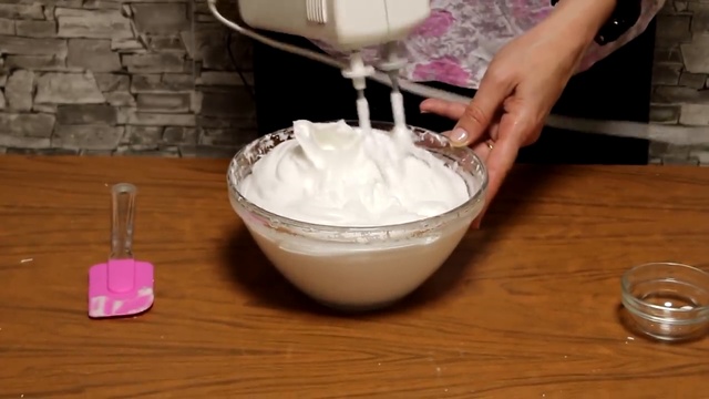 Готовим пломбир в домашних условиях - вкус из детства. Очень просто и нереально смотреть онлайн