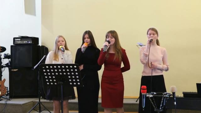 Встаёт заря и солнца луч на небосводе смотреть онлайн