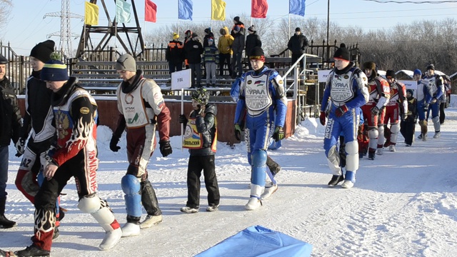 Выход спортсменов на открытие Чемпионата. смотреть онлайн