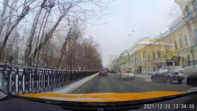 Можно подключиться по блютус? — Нет, нельзя. смотреть онлайн