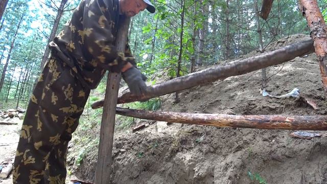 Землянка | Кемпинг в диком лесу смотреть онлайн