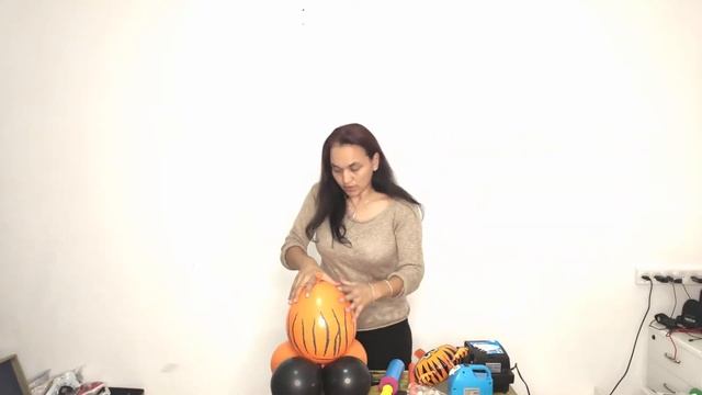 Как сделать тигра из воздушных шаров смотреть онлайн