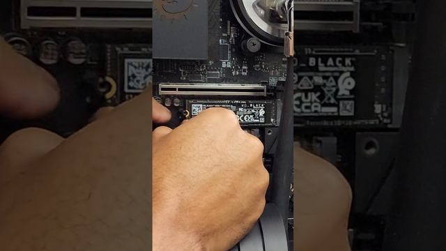 How To Install a PCIe 4.0 NVMe M.2 SSD смотреть онлайн
