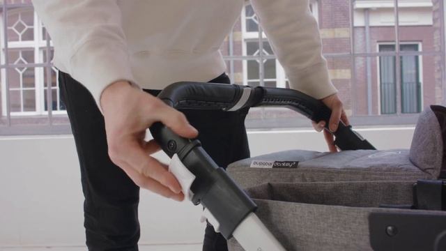Bugaboo Donkey 3 | Convertible stroller - Using and adjusting the handlebar смотреть онлайн