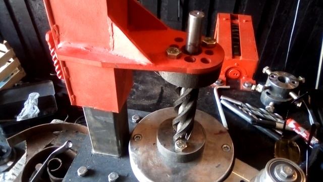 шишка, корзинка, фонарик. Холодная ковка смотреть онлайн