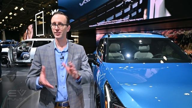 2024 Kia EV9 is an Electric 3-Row SUV for REAL Families | 2023 NY Auto Show смотреть онлайн
