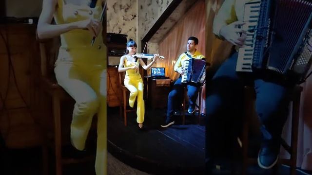 Artik & Asti Девочка танцуй (в исполнении скрипачки и аккордеониста Томск) смотреть онлайн