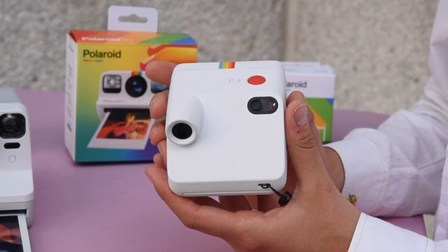 Polaroid GO, istantanea analogica piccolissima per essere creativi смотреть онлайн