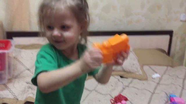Собираем из конструктора. Видео для детей смотреть онлайн
