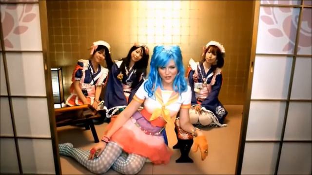 Kirsten Dunst  - Turning Japanese