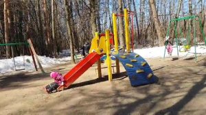 Мультики для детей. Детский влог Вики  шоу на площадке