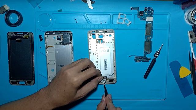 Samsung J5 Prime, Disassembly / Home & Back Button Flex Cable Replacement [ Filipino ] смотреть онлайн