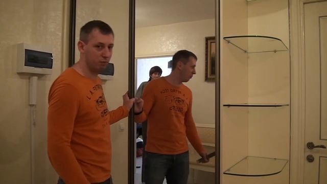 Установка доводчиков ABSOLUT на двери шкафа-купе. смотреть онлайн