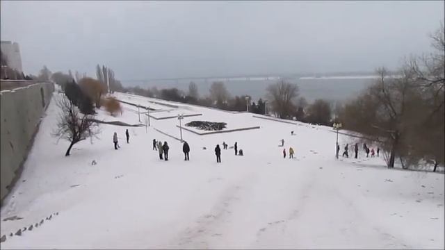 Зимние горки Волгограда для катания на санках смотреть онлайн