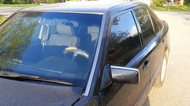 W124 Меняем лобовое стекло. смотреть онлайн