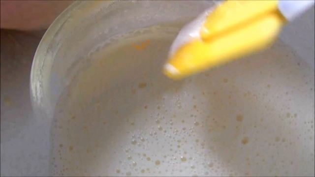 Сливки для взбивания из молока и масла / Как сделать сливки 33 % (10% 20%) в домашних условиях смотреть онлайн