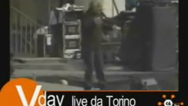Beppe Grillo V2-DAY - Torino 25 aprile 2008 - parte 28-04 смотреть онлайн