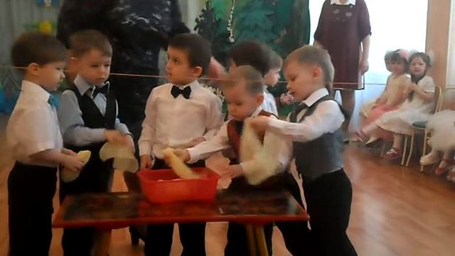 Утренник 01.03.2017. Помощники мамины! смотреть онлайн