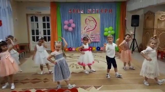 Танец для милых мамочек! смотреть онлайн