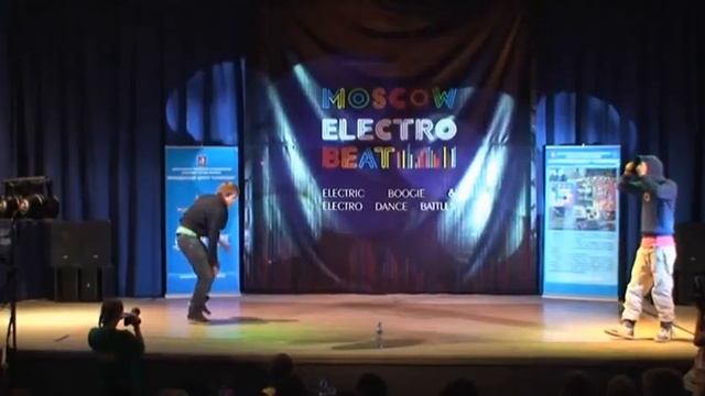 Марченков (Leclet) VS Чупрынин (A4) - tecktonic battle смотреть онлайн