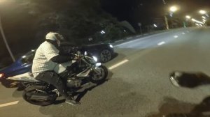 Мотоцикл против BMW M5 Competition - Устроили гонки по городу.mp4.mp4