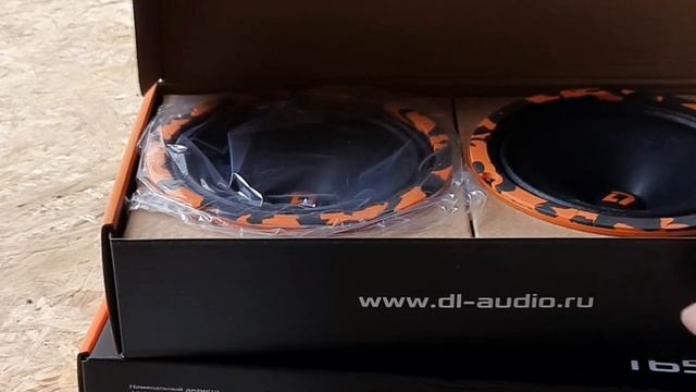 Распаковка колонок Dl audio Barracuda 165 и Gryphon lite 165 смотреть онлайн